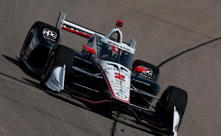 Ņūgārdens uzvar Aiovas ovālā, ‘Penske’ izcīna dubultuzvaru