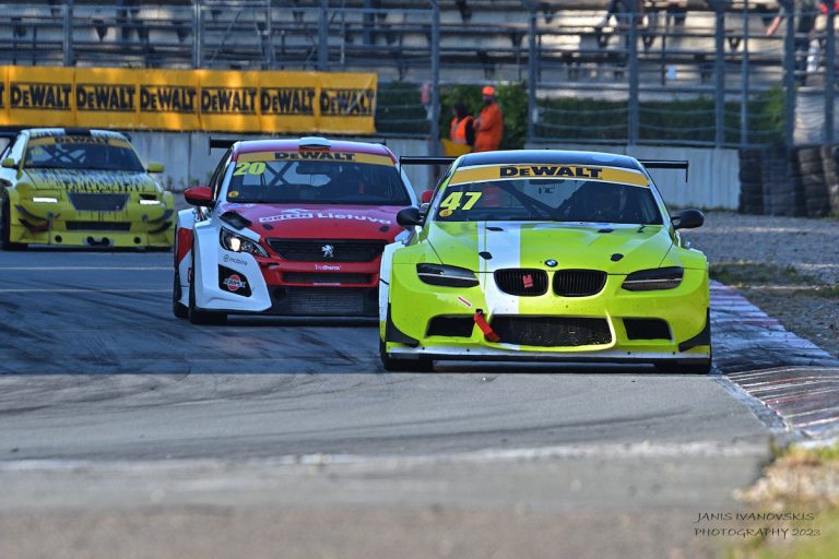 Ar vairākām intrigām sestdien Biķerniekos Baltijas autošosejas čempionāta fināls