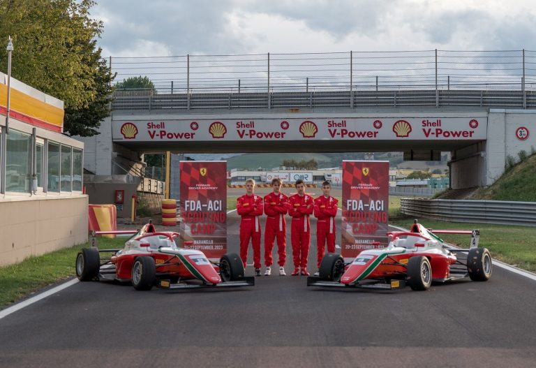 Štolcermanis noslēdz ‘Ferrari’ nometni un gatavojas pasaules kartinga čempionātam