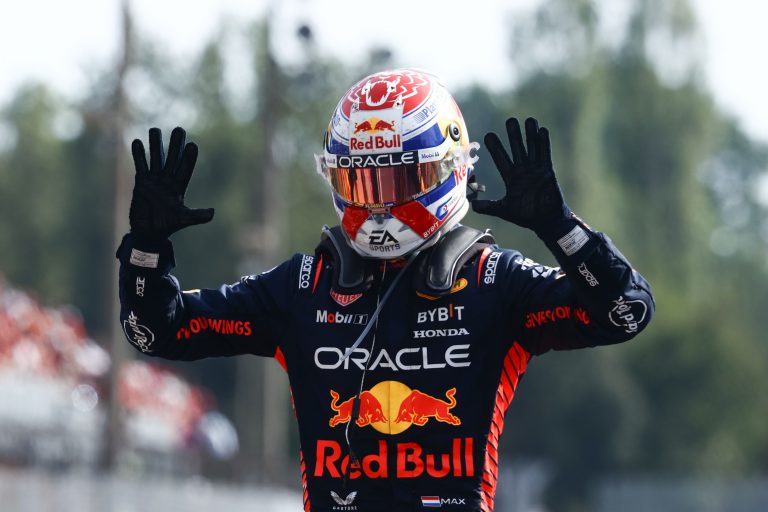 ‘Ferrari’ vadītājs: “Verstapens divus gadus nav pieļāvis nevienu kļūdu”
