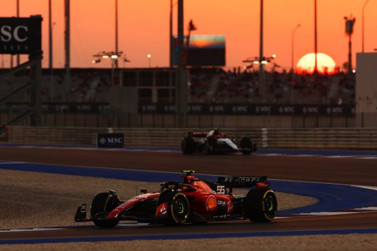 McLaren neatklāj kārtis, bet Verstapens ātrākais Kataras GP 1.treniņā