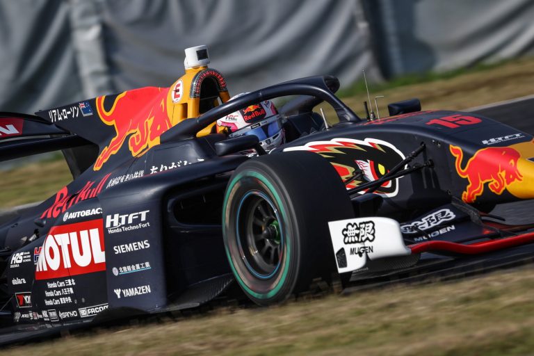 F1 debitantam Lovsonam neizdodas kļūt par ‘Super Formula’ čempionu