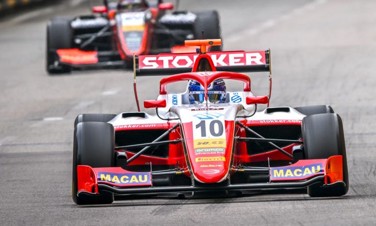 Igauņu pilots Arons Makao GP piedzīvo smagu avāriju