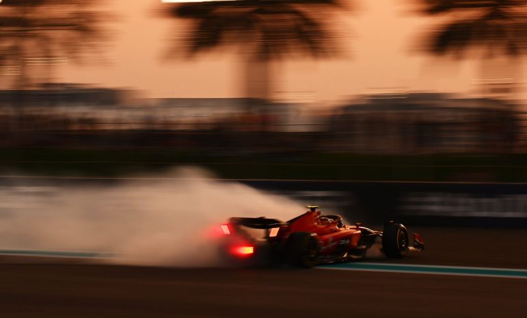 Saincs pēc avārijas Abū Dabī nesaņems starta vietu sodu