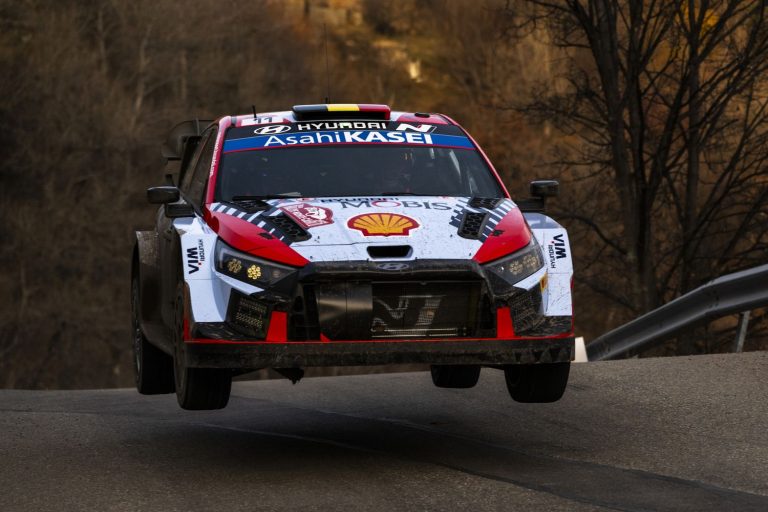 WRC sezonu ar uzvaru Montekarlo rallijā atklāj Noivils