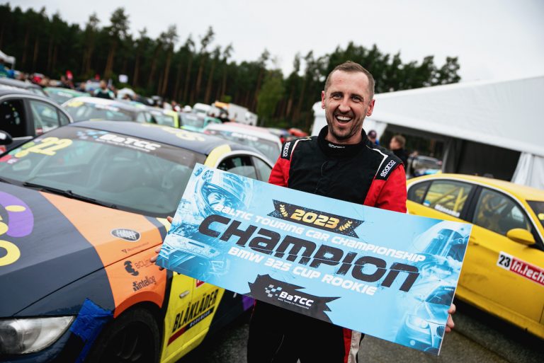 ‘BMW 325 CUP Rookie’ čempions Artūrs Sarma ar ambīcijām uzņēmējdarbībā un autosportā