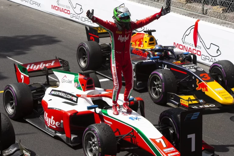 F2 vicečempions Vesti zaudē cerību un pārtrauc formulu pilota karjeru