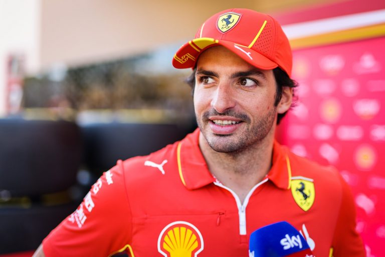 Saincs veic pārrunas ar vairākām F1 komandām