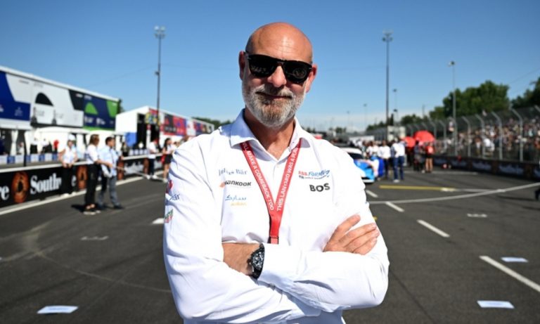 ‘Formula E’ boss ziedos 250 tūkstošus dolāru, ja kādam izdosies sakaut Verstapenu