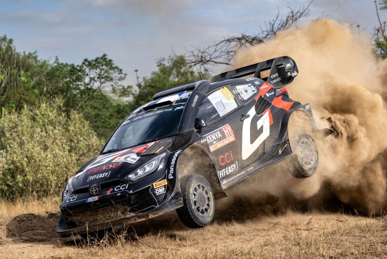 Divkārtējais WRC čempions Rovanpera uzvar Kenijā