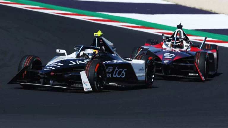 Neprognozējamās ‘Formula E’ sacīkstēs Misano trasē uzvar Rovlandss un Vērleins