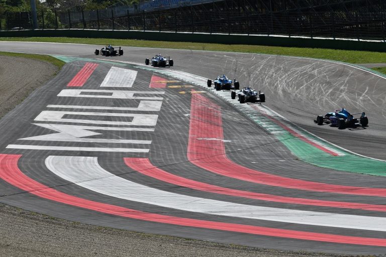 Tomass Štolcermanis Imolas trasē aizvadīs Itālijas F4 otro posmu