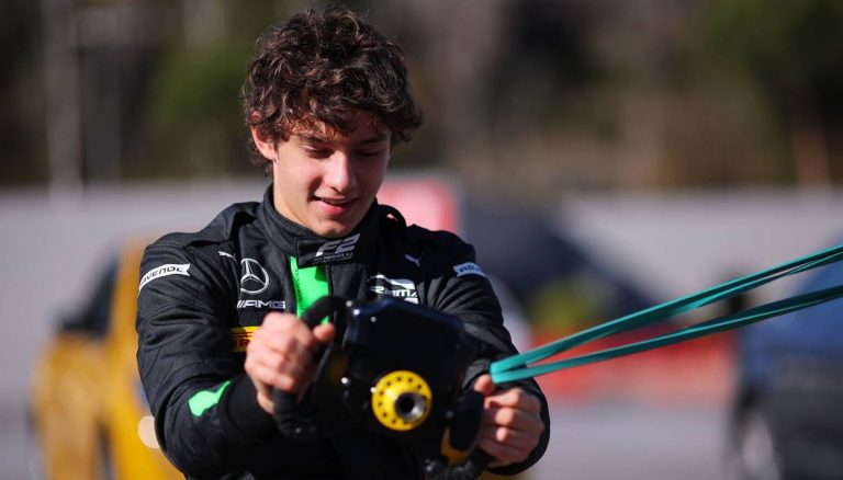 Medijs: ‘Mercedes’ komanda pieņēmusi lēmumu Hamiltona vietu piešķirt Antonelli
