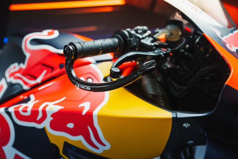 Bastianīni un Vinjaless pievienosies ‘Red Bull KTM Tech3’ komandai
