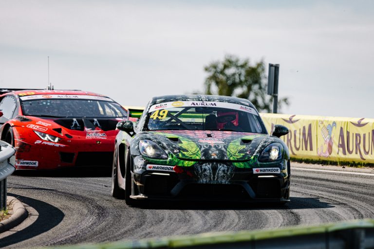 ‘Porsche Latvia Racing Team’ debitē ar uzvaru GT4 klasē Palangā