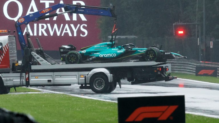 Strols slapjā trasē avarē, ātrākais laiks treniņā Verstapenam