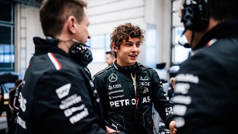 Antonelli Moncas trasē debitēs F1 treniņbraucienos