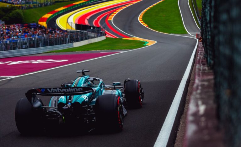 ‘Aston Martin’ komanda tiks pie milzīgām investīcijām