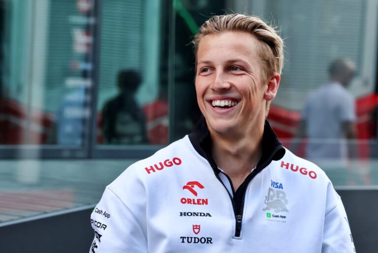 Oficiāli: Lavsons stājas Rikjardo vietā RB komandas sastāvā