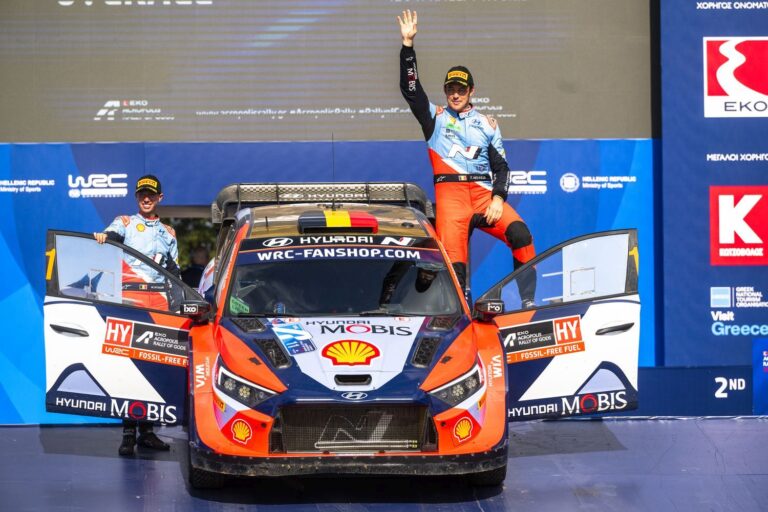 Noivilam dramatiskajā Grieķijas rallijā nozīmīgs panākums cīņā par WRC titulu