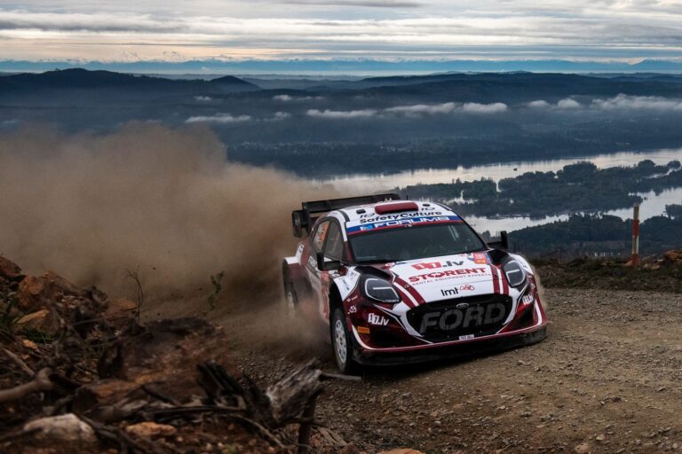 Sesks/Francis Čīles WRC posmā pēc izstāšanās atgriežas trasē un sasniedz finišu