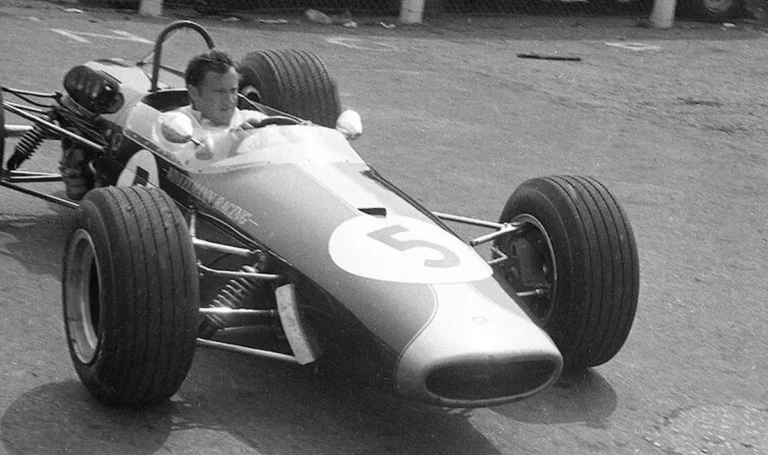 Mūžībā devies ‘March’ un ‘Arrows’ komandu dibinātājs Alans Rīss