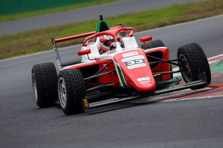 Štolcermanis sarežģītos apstākļos noslēdzis Moncas F4 posma kvalifikāciju