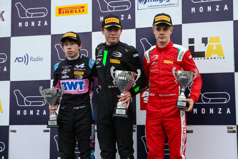 Štolcermanis Itālijas F4 čempionātu noslēdz trešajā vietā debitantu ieskaitē