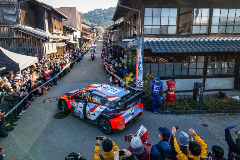Noivils Japānas rallijā nodrošina savu pirmo WRC titulu