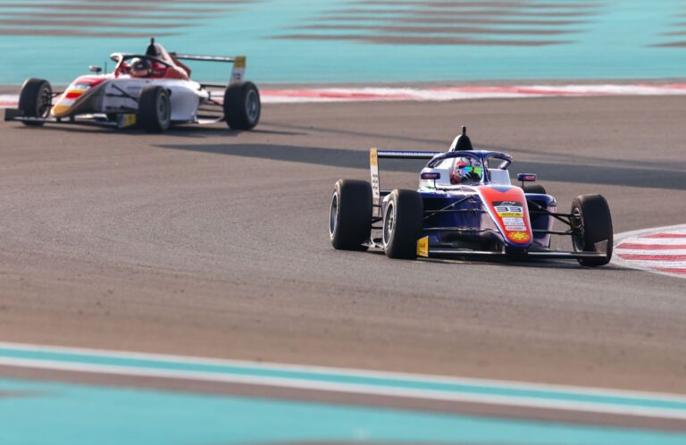 Štolcermanim pēc fantastiska starta neizdodas noturēt pjedestāla pozīciju