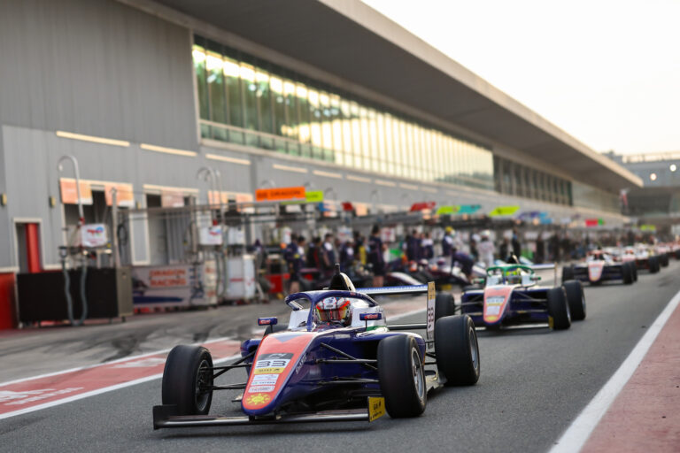 Pirmo sacīksti Dubaijā Štolcermanis sāks no pirmās rindas