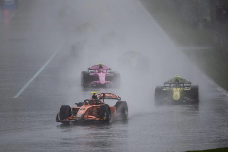 Lietus izjauc F2 galvenās sacīkstes norisi, sprintā uzvar Dirksens