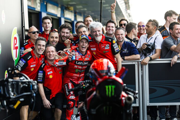 Marks Markess: “Trīs apļi šķīra no katastrofas”