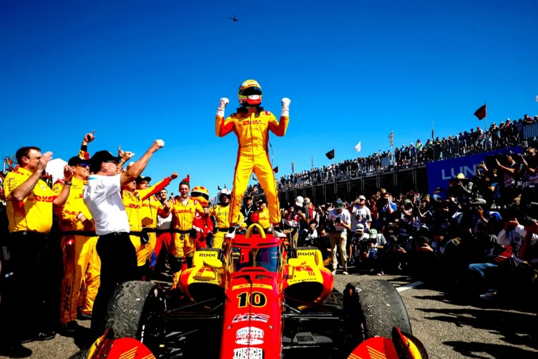 Palou ar uzvaru Sentpītersbērgas ielās uzsāk ceļu uz ceturto ‘IndyCar’ titulu