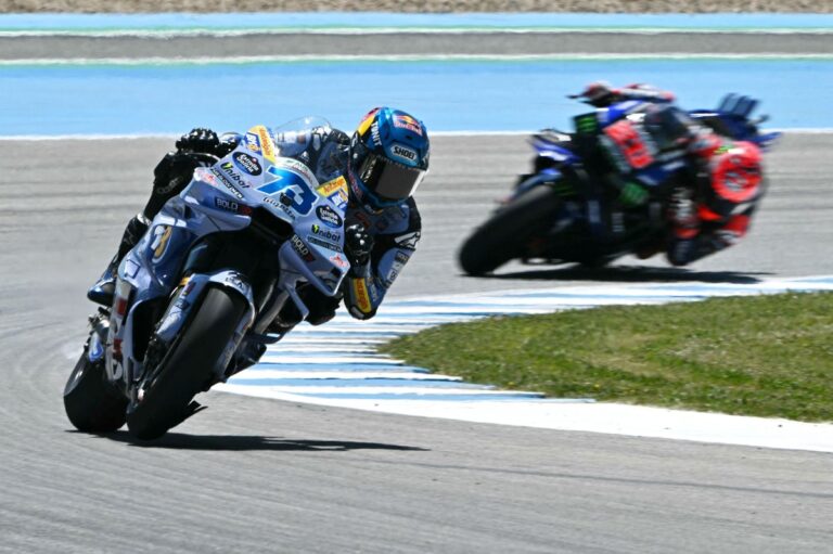 Marks Markess krīt, Spānijas posmā pirmo ‘MotoGP’ uzvaru izcīna Alekss Markess