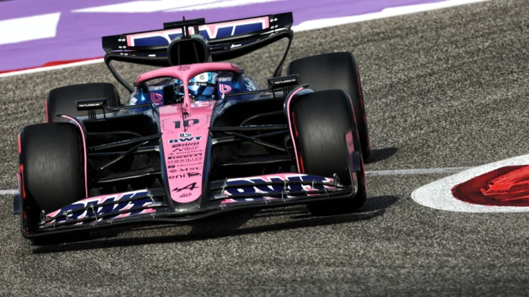 Gazlī pārsteidz ar ātrāko laiku pirmajā treniņā Džidas trasē