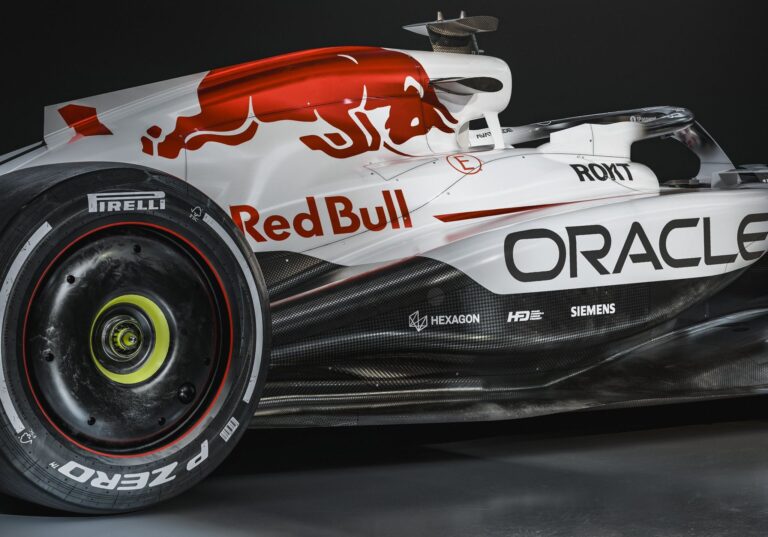 ‘Red Bull’ komanda uz Japānas posmu prezentē unikālu krāsojumu