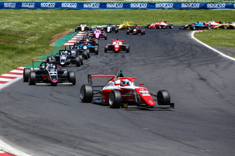 Tomass Štolcermanis Vallelungas F4 finālā izstājas jau startā