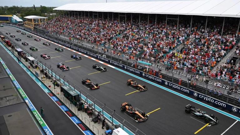 Šafnauers gatavojas F1 čempionātā veidot 12. komandu