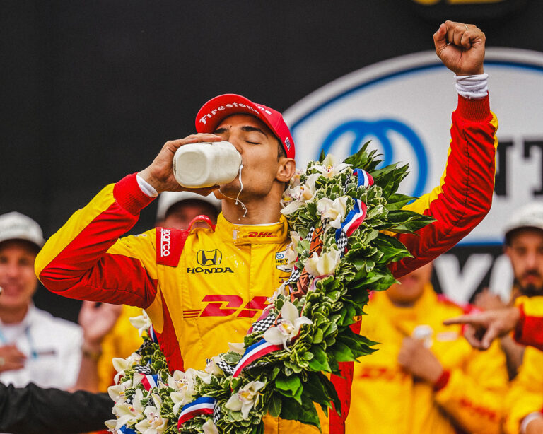 Palou fantastisko sezonu papildina ar pirmo ‘Indy 500’ uzvaru