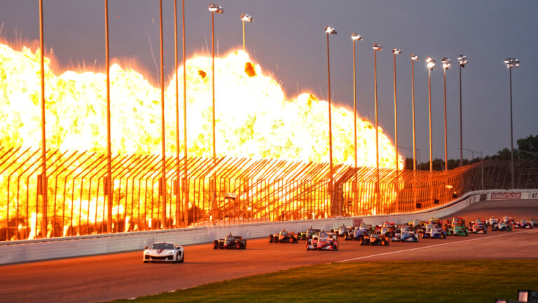 Pirmo uzvaru ovālā izcīna Kirkvuds, iespaidīga avārija Ņūgārdenam