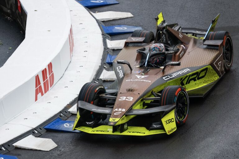 Pēc līderu sadursmes Tiktams Džakartā izcīna pirmo ‘Formula E’ uzvaru