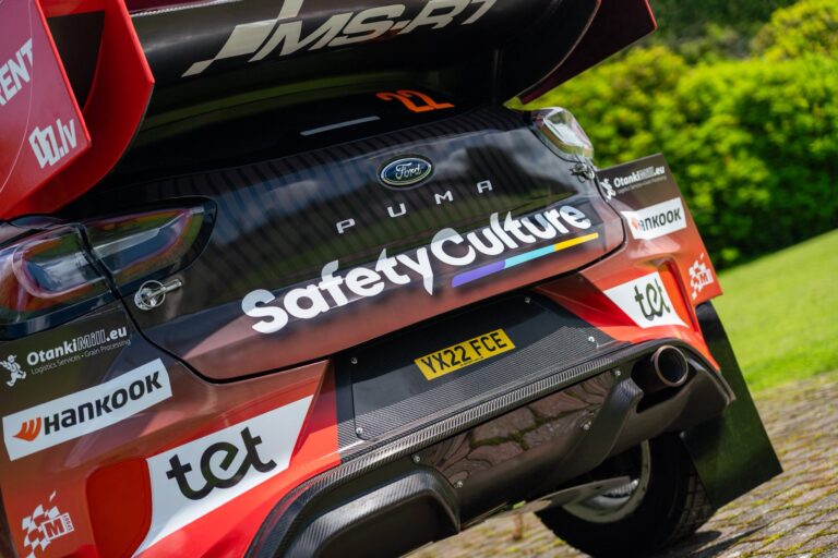 Seska/Franča ekipāža nākamajos WRC posmos startēs ar latviskāka dizaina auto