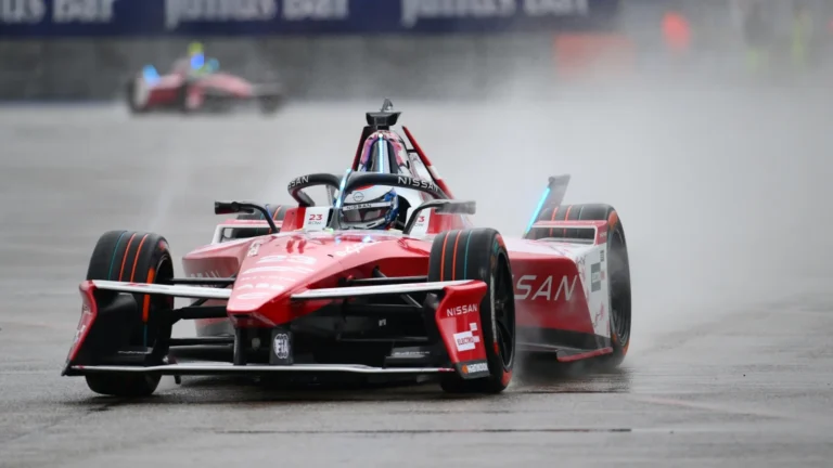 Verstapena uzmundrināts, Roulends kļūst par ‘Formula E’ čempionu