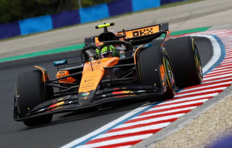 ‘McLaren’ piloti ātrākie pirmajā treniņā Hungaroringā