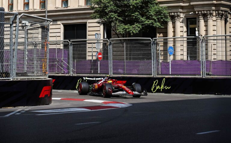 Hamiltons ātrākais otrajā F1 treniņā Baku, abi ‘McLaren’ piloti piedzīvo incidentus