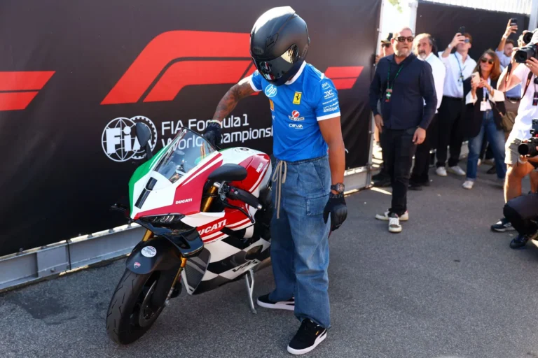 Hamiltons un Verstapens meklē iespējas iegādāties ‘MotoGP’ komandu