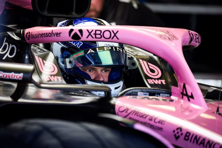 Arons ceturtais ātrākais starp debitantiem Mehiko GP pirmajā treniņā