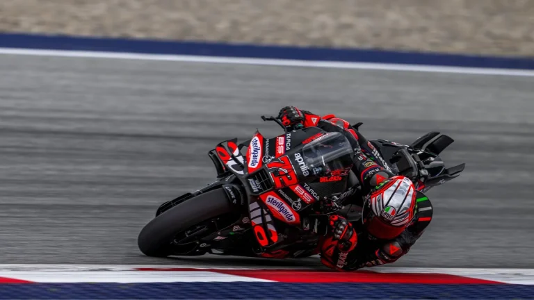 Bedzeki fantastiski atgūstas un triumfē ‘MotoGP’ sprintā Indonēzijā