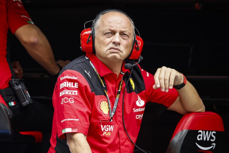 ‘Ferrari’ pieliek punktu baumām par F1 komandas vadītāja nomaiņu